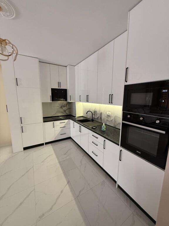 Super appartamento in affitto 2+1 a Kamez