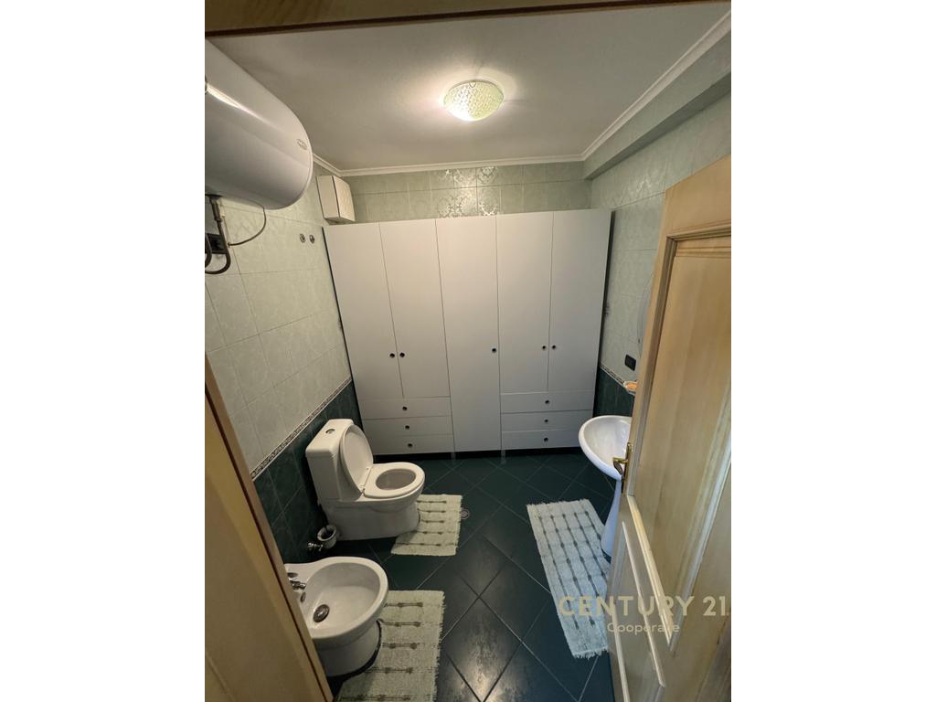 VENDIAMO APPARTAMENTO 2+1+2 VICINO ALLO STADIO AIR ALBANIA, TIRANA 377,000 €