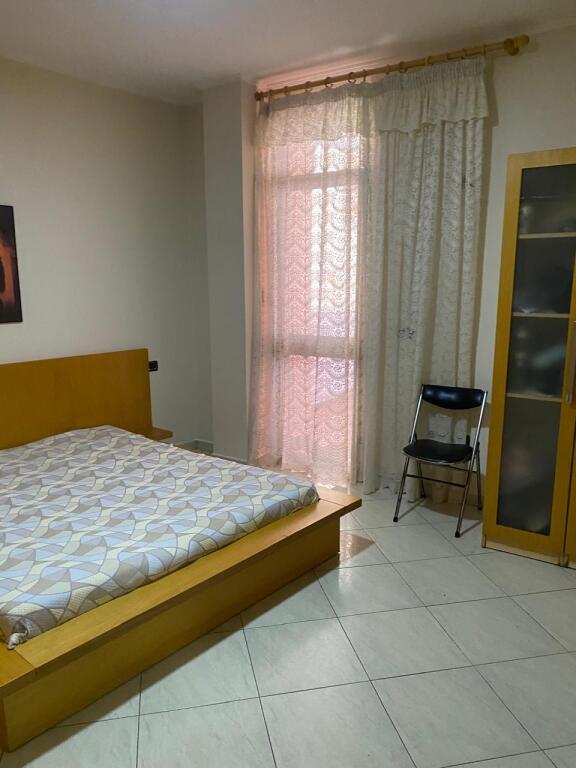 3+1,arredato al 9 piano,prezzo 1000 euro trattabile