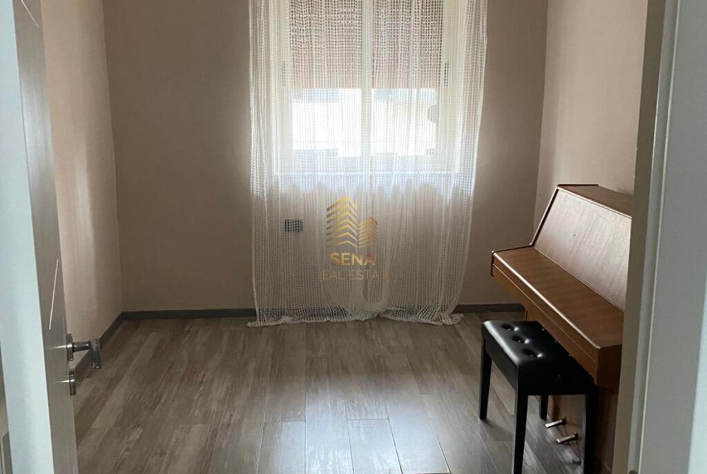 Affitto, Appartamento 2+1+balcone, Xhamllik, 550 Euro/Mese