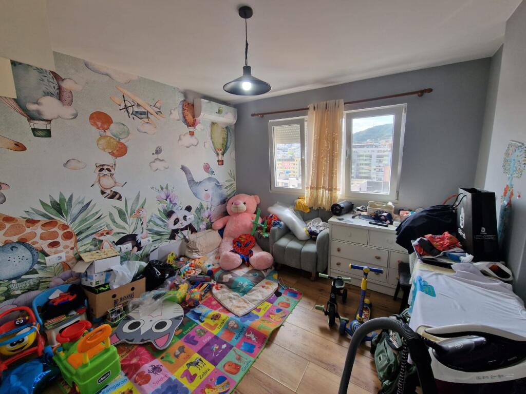 Appartamento 2+1+2 bagni in vendita a Komuna e Parisit