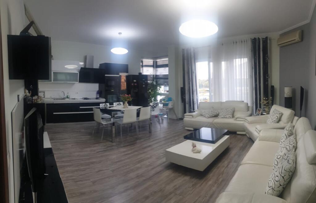 Super ap 2+1 al lago secco ( palestra tirana !