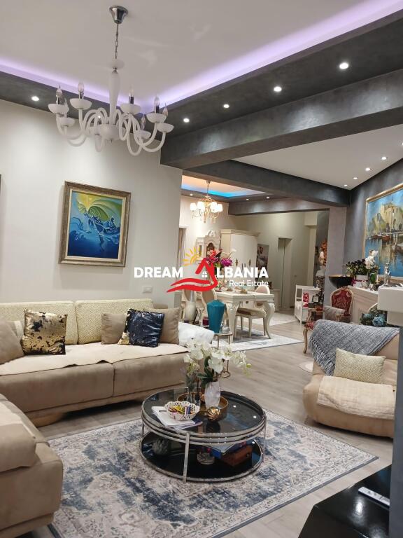 Appartamento 3+1+2 in vendita in Rruga e Kavajes di fronte a Deliorgji (ID 4131352)