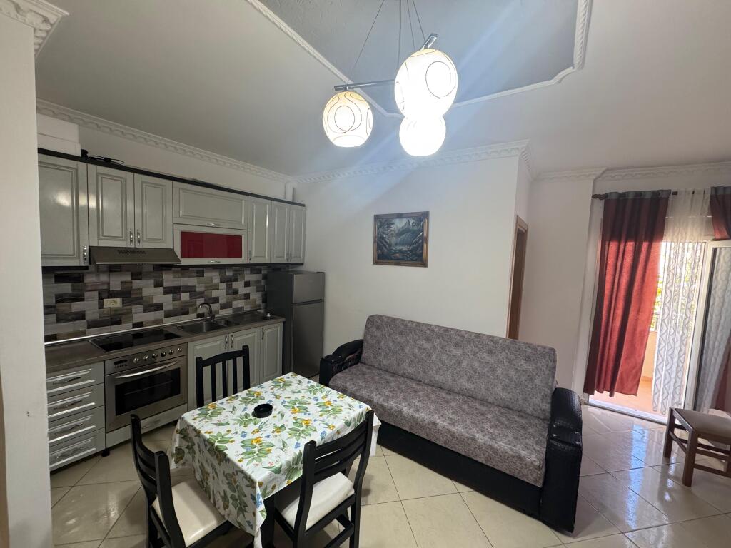 APARTAMENT 2+1 ME QERA PLAZH RROTA E KUQE!!