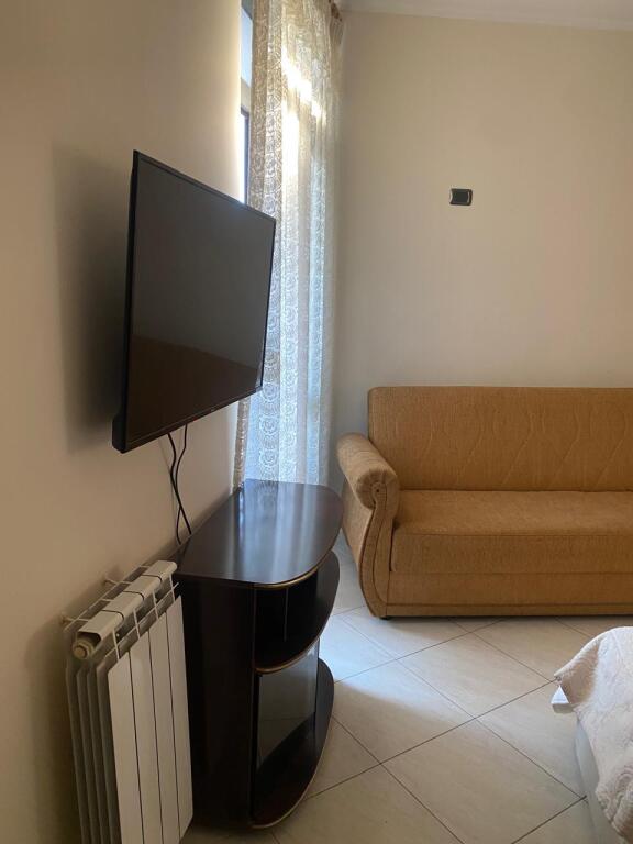 3+1,arredato al 9 piano,prezzo 1000 euro trattabile
