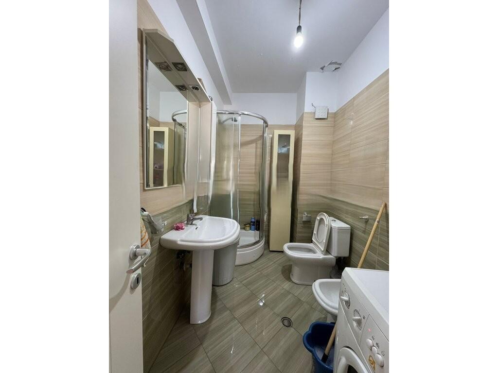 APPARTAMENTO 2+1+2 IN AFFITTO, NELLA ZONA DI FRESKU, TIRANA! 400 € /Mese