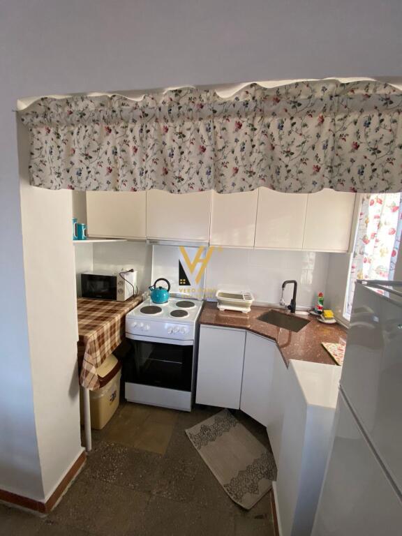 JEPET APARTAMENT 2+1 ME QIRA TE RRUGA QEMAL STAFA 600 EURO