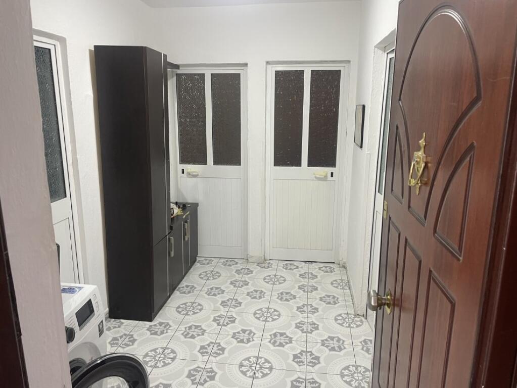Shitet apartament 2+1 tek Xhamlliku, ish profarma