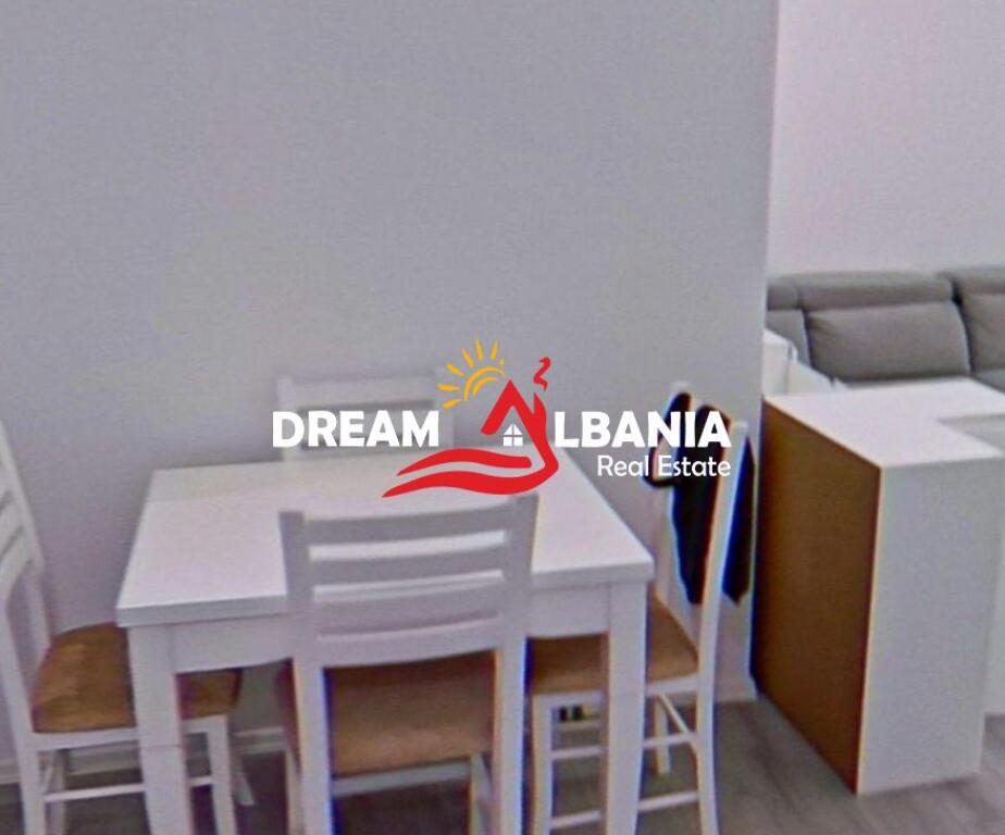 Jepet me qera apartament 2+1 tek Komuna e Parisit prane Kika 2 (ID 42215399)