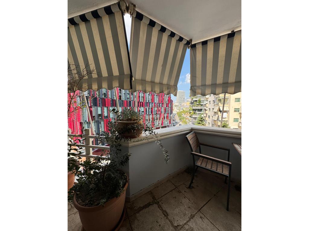 Shitet, Apartament 2+1+2 ,Air Albania, Tiranë.
