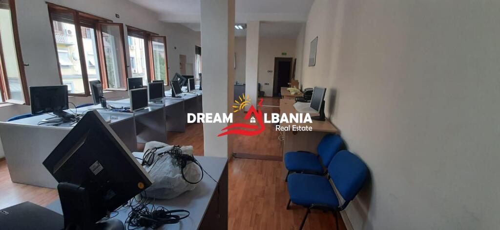 Office for rent in Bllok, near the former Greek Pharmacy, in Tirana (ID 4261312)