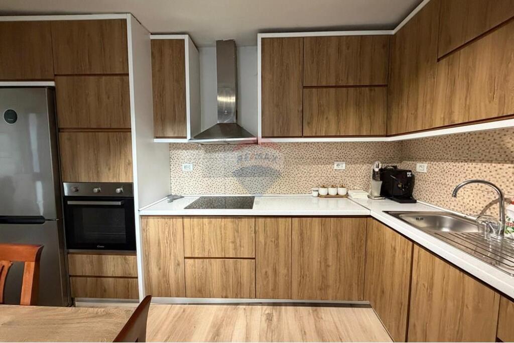 Casa privata 1+1+posto auto in affitto Rr.Dibres!