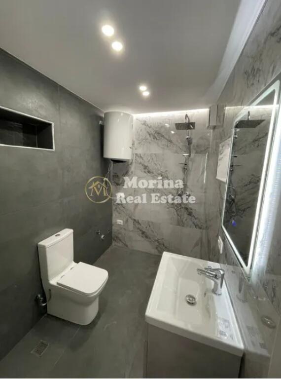 Appartamento/Locale Commerciale in Affitto, vicino al Liceo, Via Elbasani, 650 euro/mese