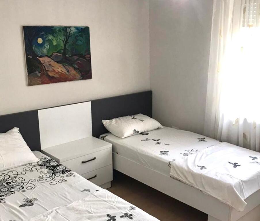 Me Qera : 3+1+2📍Qender( Tek Piazza) - 1100€ - S. 135m² - Kt.6 || I Mobiluar ne Detaje✨️