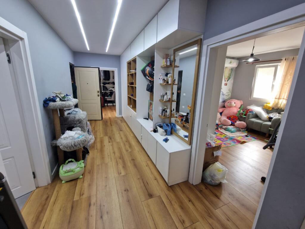 Appartamento 2+1+2 bagni in vendita a Komuna e Parisit