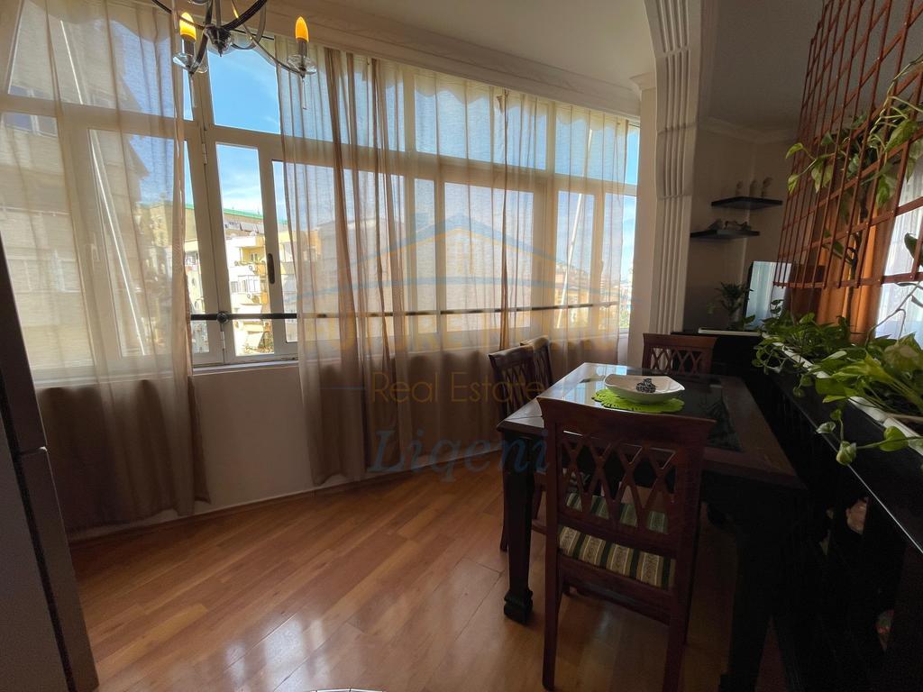 Qera, Apartament 3+1, Komuna e Parisit, Tiranë.