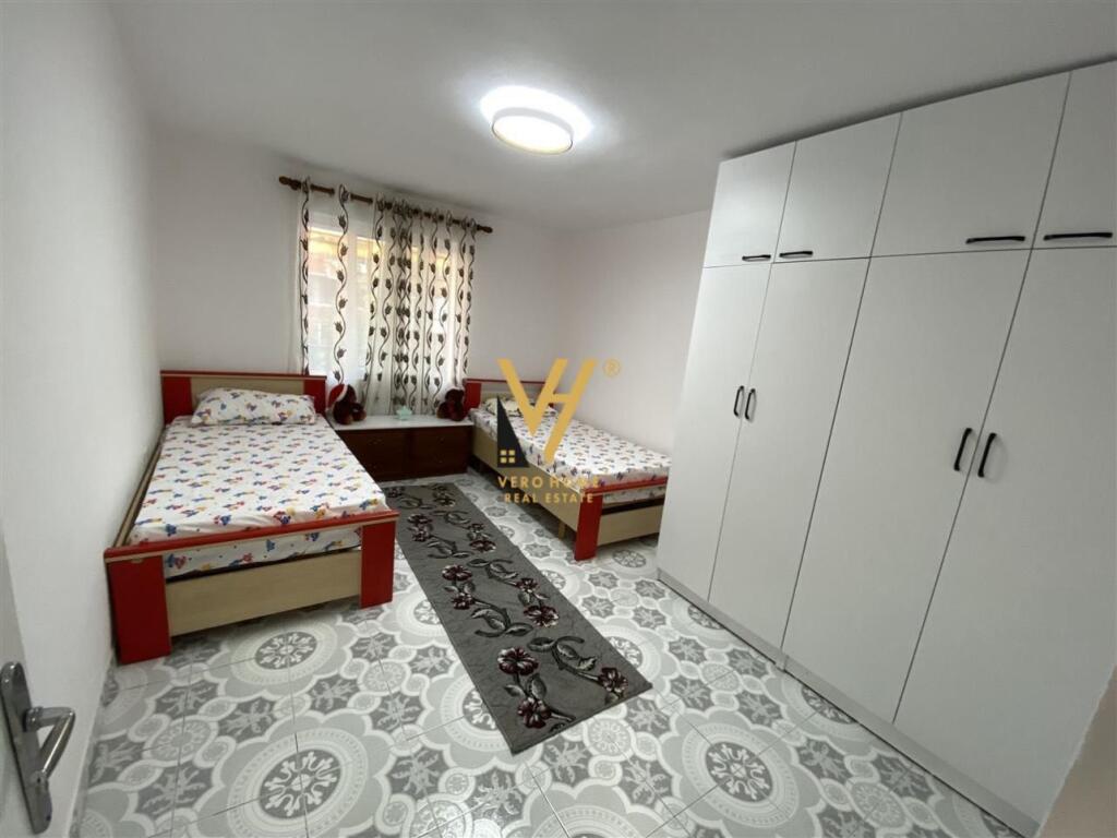 JEPET APARTAMENT 2+1 ME QERA TE FERIT XHAJKO 600 EURO