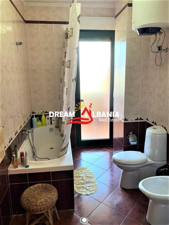 Apartament 2+1 me qera ne zonen e Ish Bllokut prane Librit Universitar ne Tirane (ID 4221868)