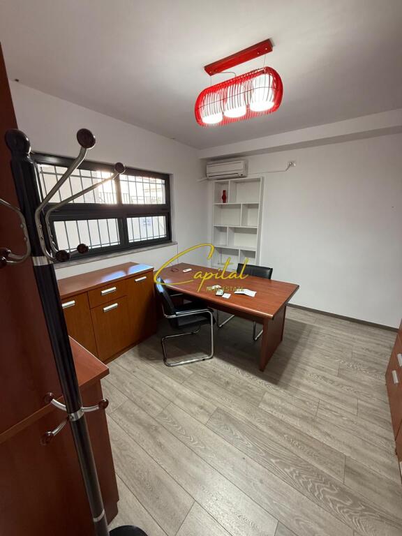 UFFICIO IN AFFITTO 16 M2 CENTRO 50.000 LEKE