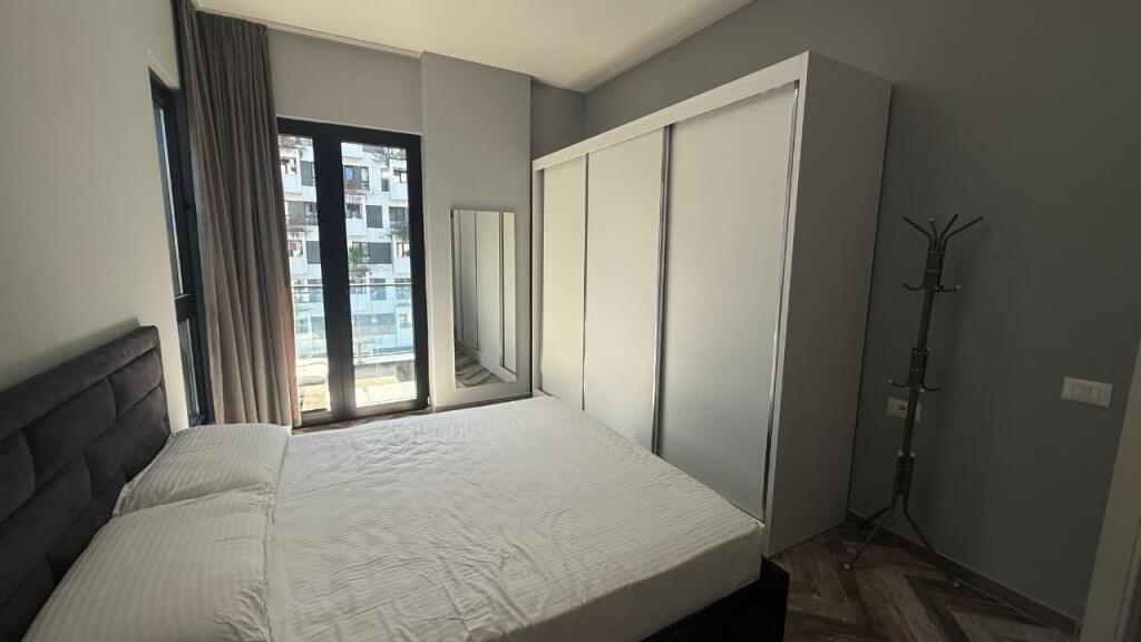 Jepet me qira apartament 3+1+2 te Square 21