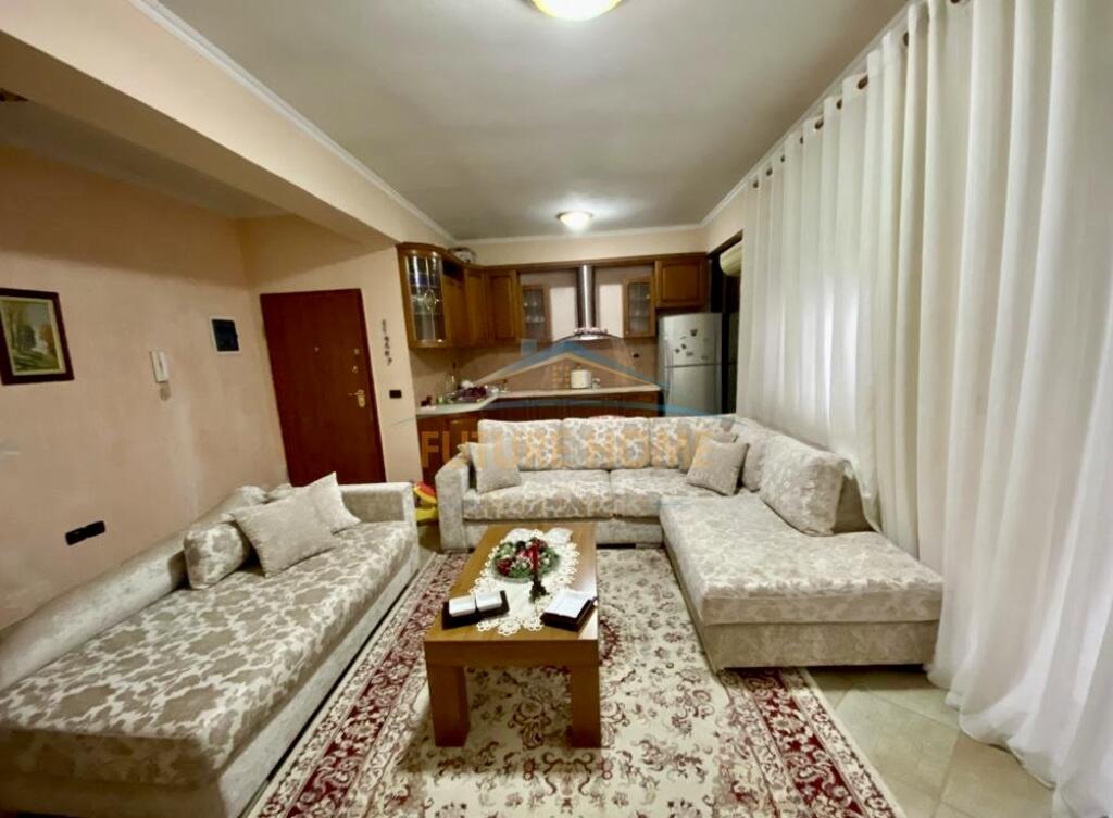 Qera, Apartament 1+1, Rruga e Barrikadave