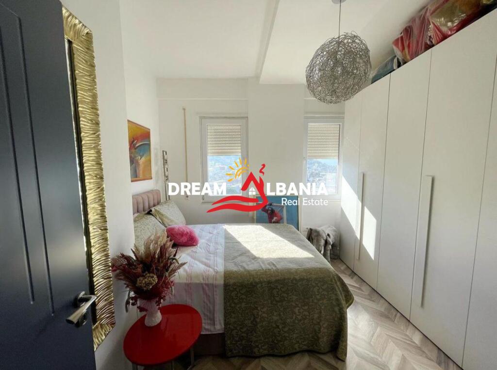 Penthause ne shitje tek Tirana Golden Park perball Spitalit Amerikan 3 ne Tirane (ID 4131377)