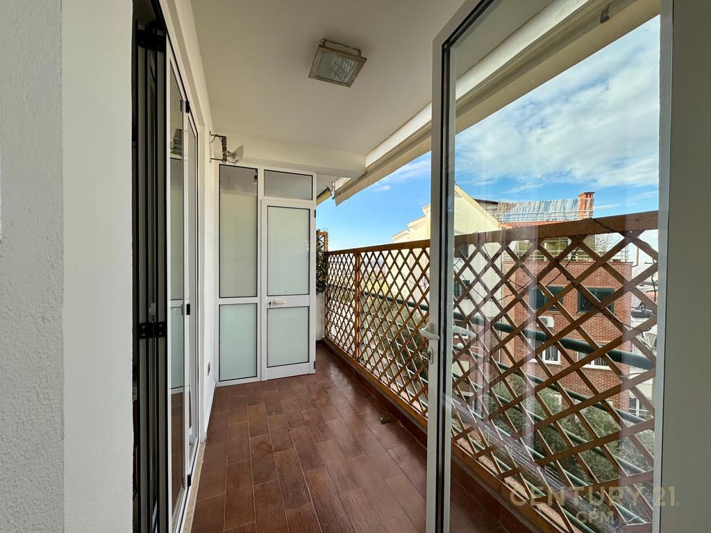 Duplex Modern me Qira – 🌅 Kodra e Diellit 1