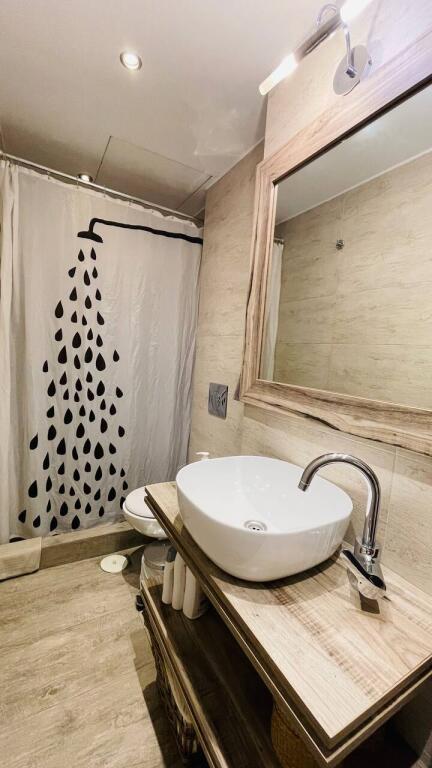 Apartment For Rent 1+1 At Dritan Hoxha (ID B2101280) Tirane