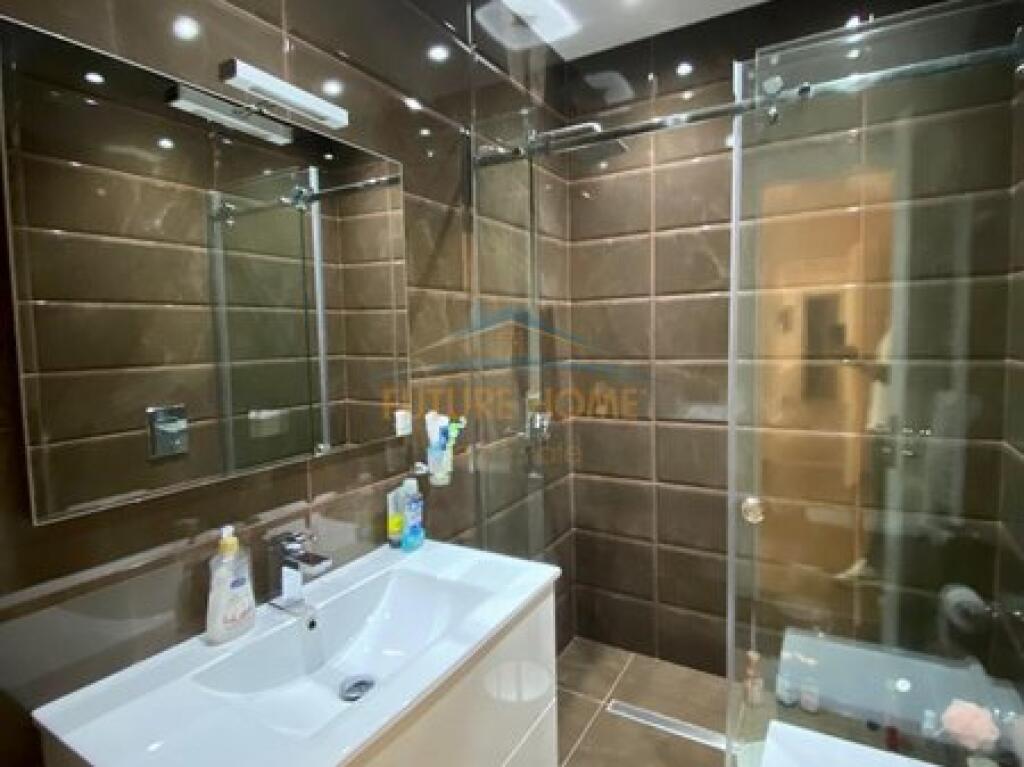 Rent, Apartment 3+1+2 Parking Spaces, Dry Lake, Tirana.