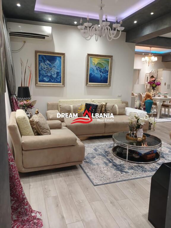 Appartamento 3+1+2 in vendita in Rruga e Kavajes di fronte a Deliorgji (ID 4131352)
