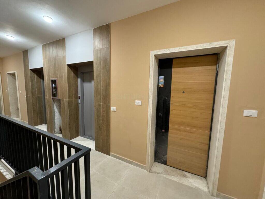Jepen me Qira 1 Apartamente – Rruga Karl Gega, Tiranë Kompleksi LURA 450 € /Muaj