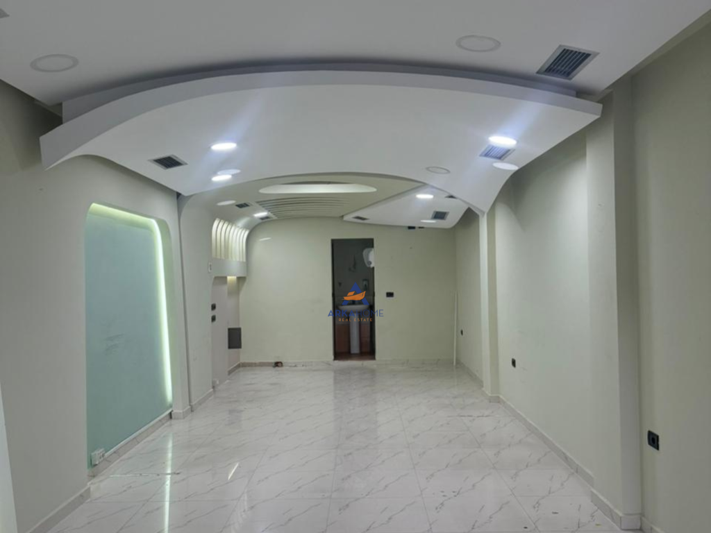 BUSINESS PREMISES FOR RENT 40M2 "RRUGA MINE PEZA" 50,000 LEKE.