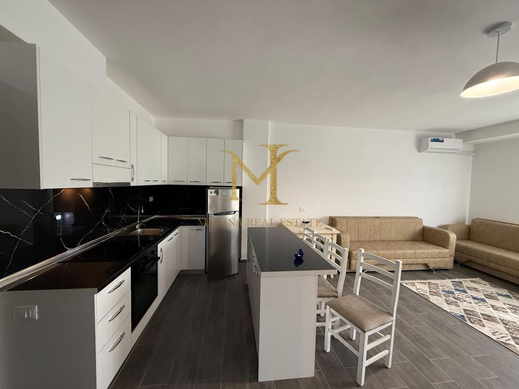 SHITET APARTAMENT 1+1 NË GOLEM, 80 M²!!