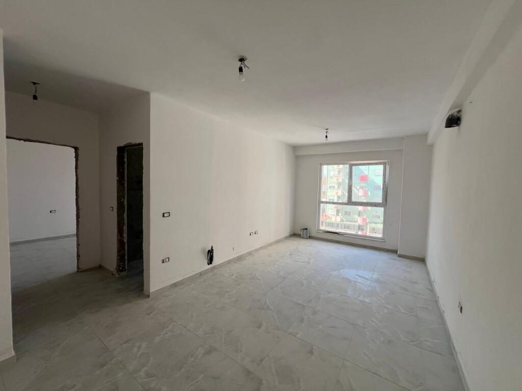 Shitet, Apartament 1+1 “Laprakë”,Tiranë.