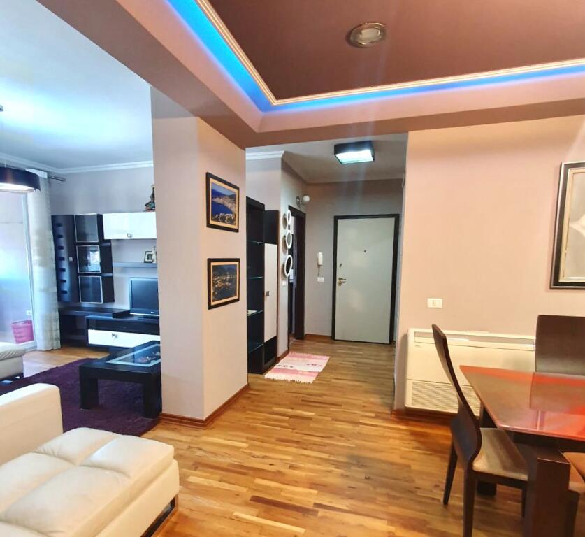 In Affitto: 1+1+Cucina Propria (Ville Tedesche) K9, Nuova Zona con Ascensore | Completamente Attrezzato 50.000 Leke