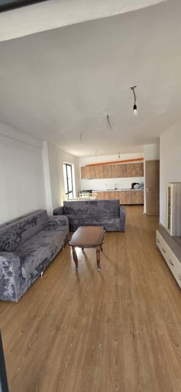 Apartament 3+1 me qira tek 5 Maji