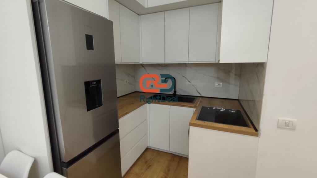 Tek Kodra E Diellit ,Shitet Apartament 1+1 Me Planimetri Perfekte!!