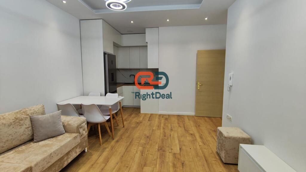 Tek Kodra E Diellit ,Shitet Apartament 1+1 Me Planimetri Perfekte!!