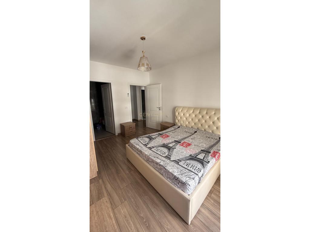Disponojme apartament 2+1+2 per qera tek Vila L ne Astir.  Informacion mbi apartamentin: - Siperfaqe 106 m2 - Kati 2 - Kubature e rregullt  Organizimi: - Ambient ndenje dhe gatimi - 2 Dhoma gjumi - 2 Tualete - 1 Ballkon  Cilesime: - Ndertim i ri - Ashensor - I investuar - I mobiluar - Apartamenti ndodhet ne nje kompleks modern dhe te mireadministruar - Ofron akses te shpejte ne rruget kryesore te zones - Opsion ideal per banim komod dhe familjar  Per nje vizite ne prone na kontaktoni!