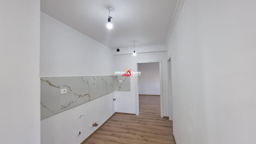 Apartament 2+1 ne shitje tek Komuna e Parisit prane Stadiumit Dinamo ne Tirane (ID 4129529)