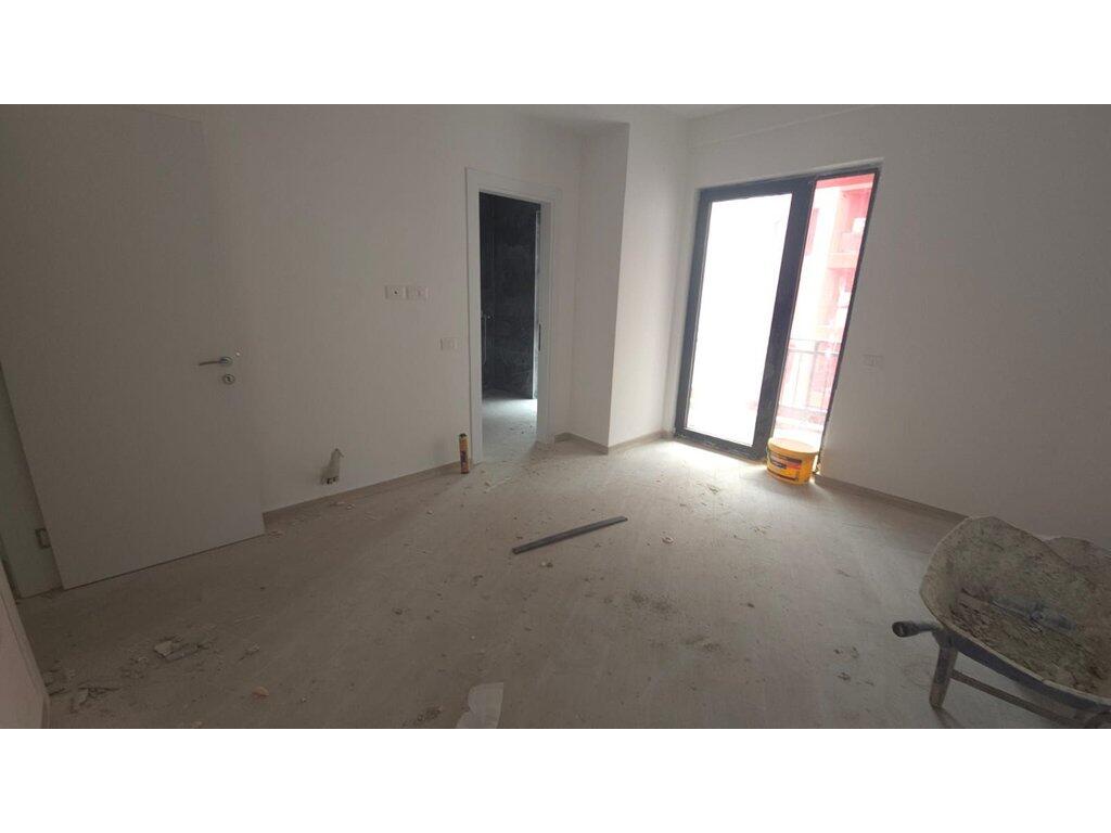 PER SHITJE APARTAMENT 2+1+2 TEK ARLIS FARMACIA 10 ! 228,600 €