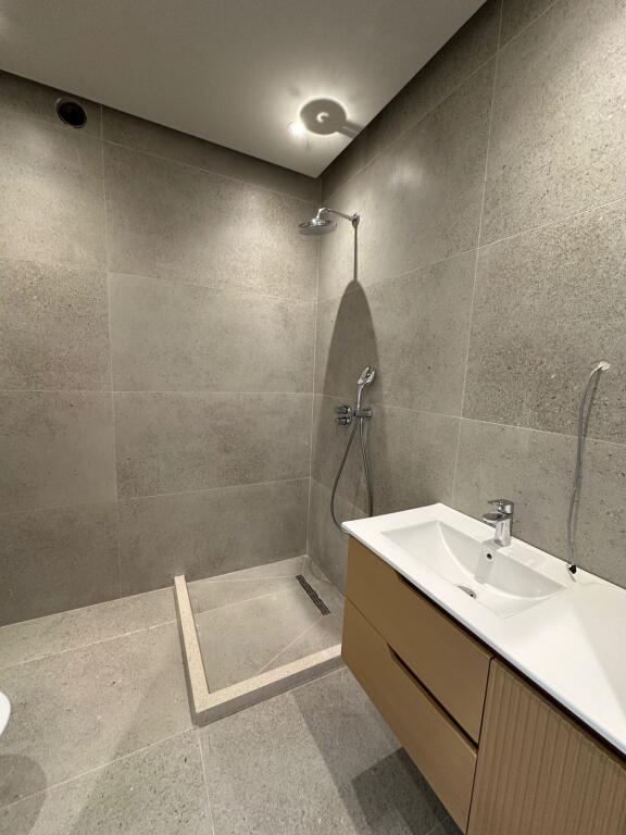 Apartament 1+1 me qira te Komuna e Parisit
