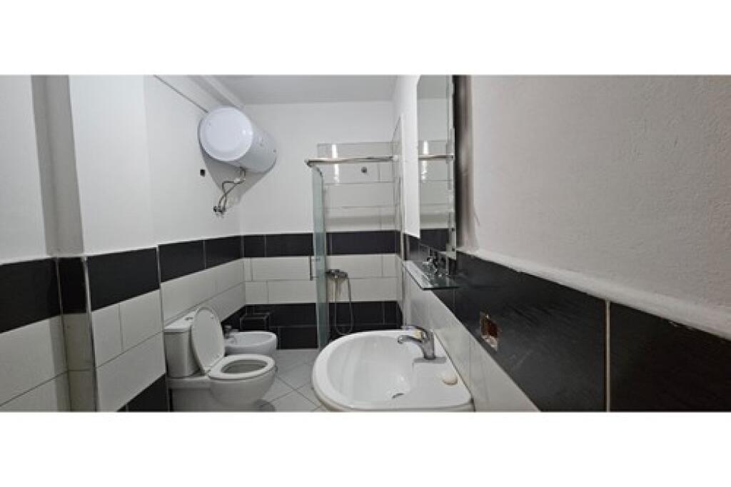 Apartament 2+1 për qira përballë Eleonorës