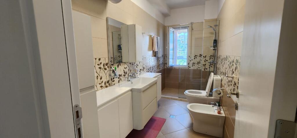 Apartament 2+1 per Qira Liqeni Thate