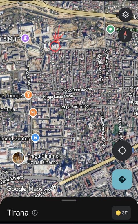 Jepet apartament 3+1+2 me qera ne fund te rruges 5 maji