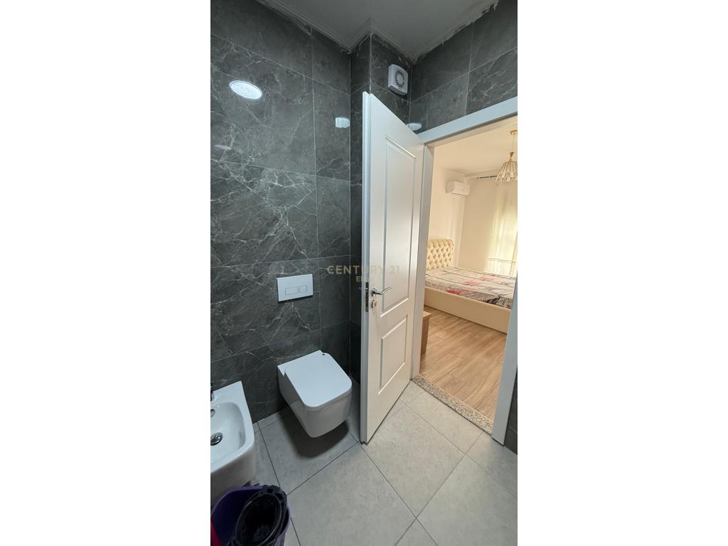 Disponojme apartament 2+1+2 per qera tek Vila L ne Astir.  Informacion mbi apartamentin: - Siperfaqe 106 m2 - Kati 2 - Kubature e rregullt  Organizimi: - Ambient ndenje dhe gatimi - 2 Dhoma gjumi - 2 Tualete - 1 Ballkon  Cilesime: - Ndertim i ri - Ashensor - I investuar - I mobiluar - Apartamenti ndodhet ne nje kompleks modern dhe te mireadministruar - Ofron akses te shpejte ne rruget kryesore te zones - Opsion ideal per banim komod dhe familjar  Per nje vizite ne prone na kontaktoni!