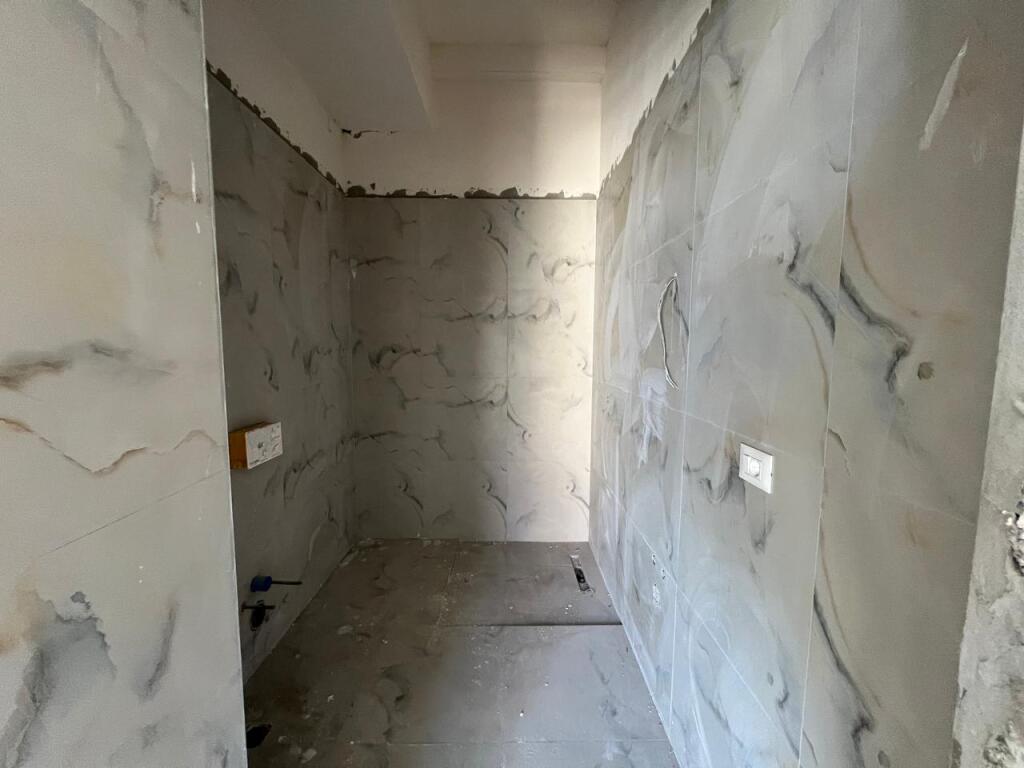 Shitet, Apartament 2+1+2 “Laprakë”,Tiranë.