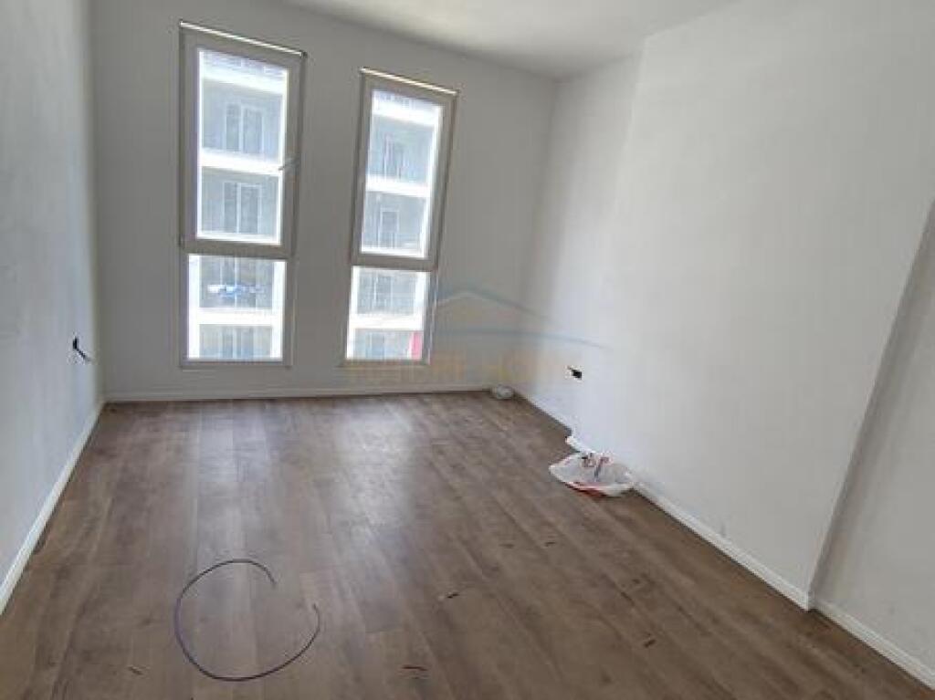 Shitet, Apartament 2+1+2 ,Univers City.