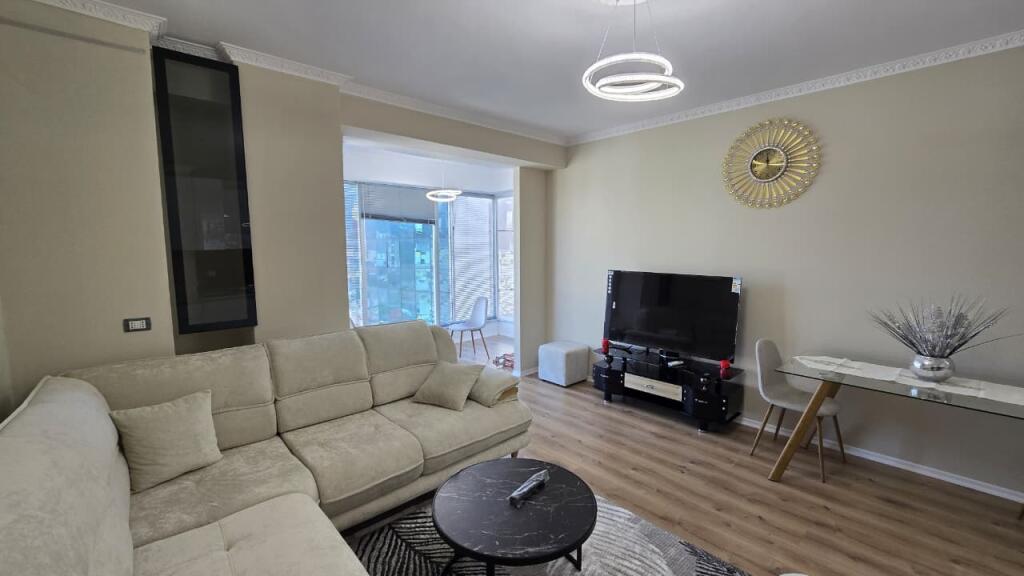 SUPER APARTAMENT 1+1 ME QIRA, TE USLUGA ‼️