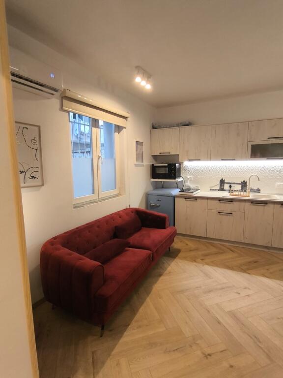 Jepen dhe per airbnb. Jepen 2 garsonjere me qera pas Amerikan 2, rr vedat kokona